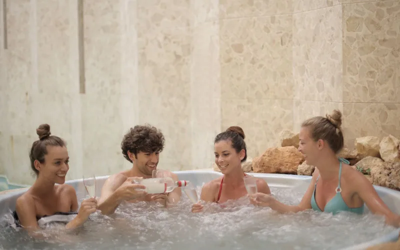 Jacuzzi y spa de hidromasaje para bienestar — Aqua Nordic
